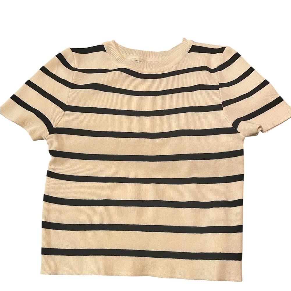 Juniors crop top - Black and Cream